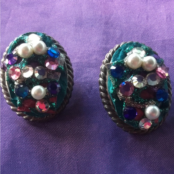 Vintage 80s Multi color Rhinestone Clip Earrings Blue Faux Pearl Crystal GUC - Picture 8 of 15